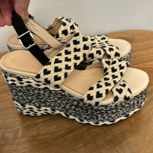 Free People Shoes - Stylish, Free People platform shoes NWOB